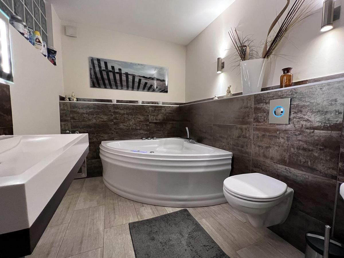 Fewo Mit Garten, Kamin U. Whirlpool Berlin Eksteriør bilde